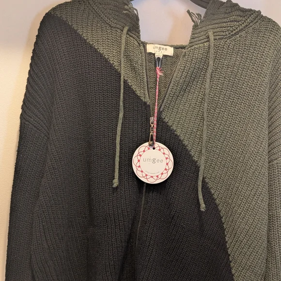 Umgee Olive and Black Knit Zip Hoodie with Hood - Picture 2 of 5